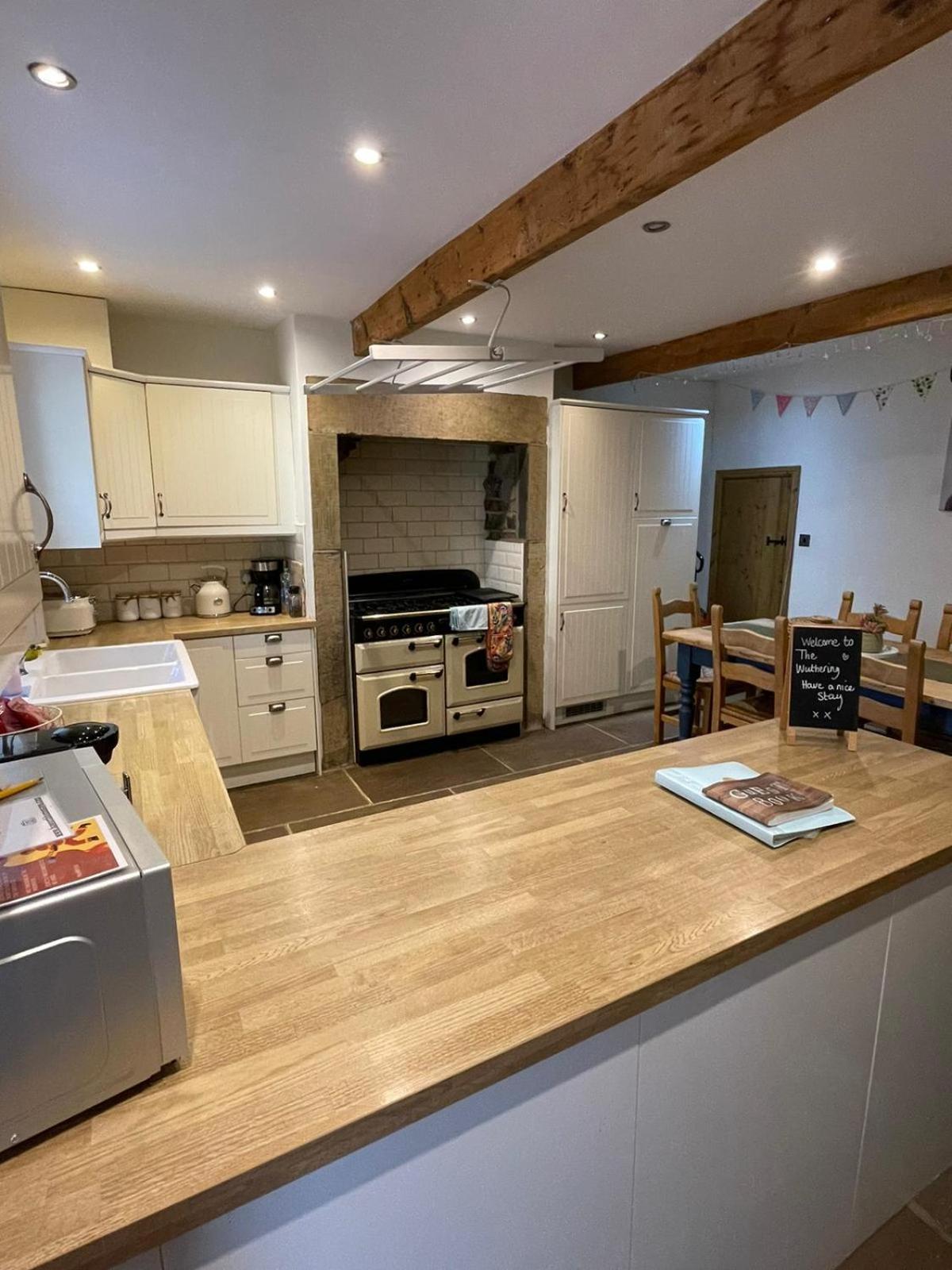 Wuthering Cottage - Central, Stylish, Cosy, Comfy Haworth Exterior photo